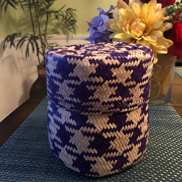 2 for $15 - Handcrafted Gallito palm leaf basket - purple from Oaxaca, Mexico. - Picture 2 of 10